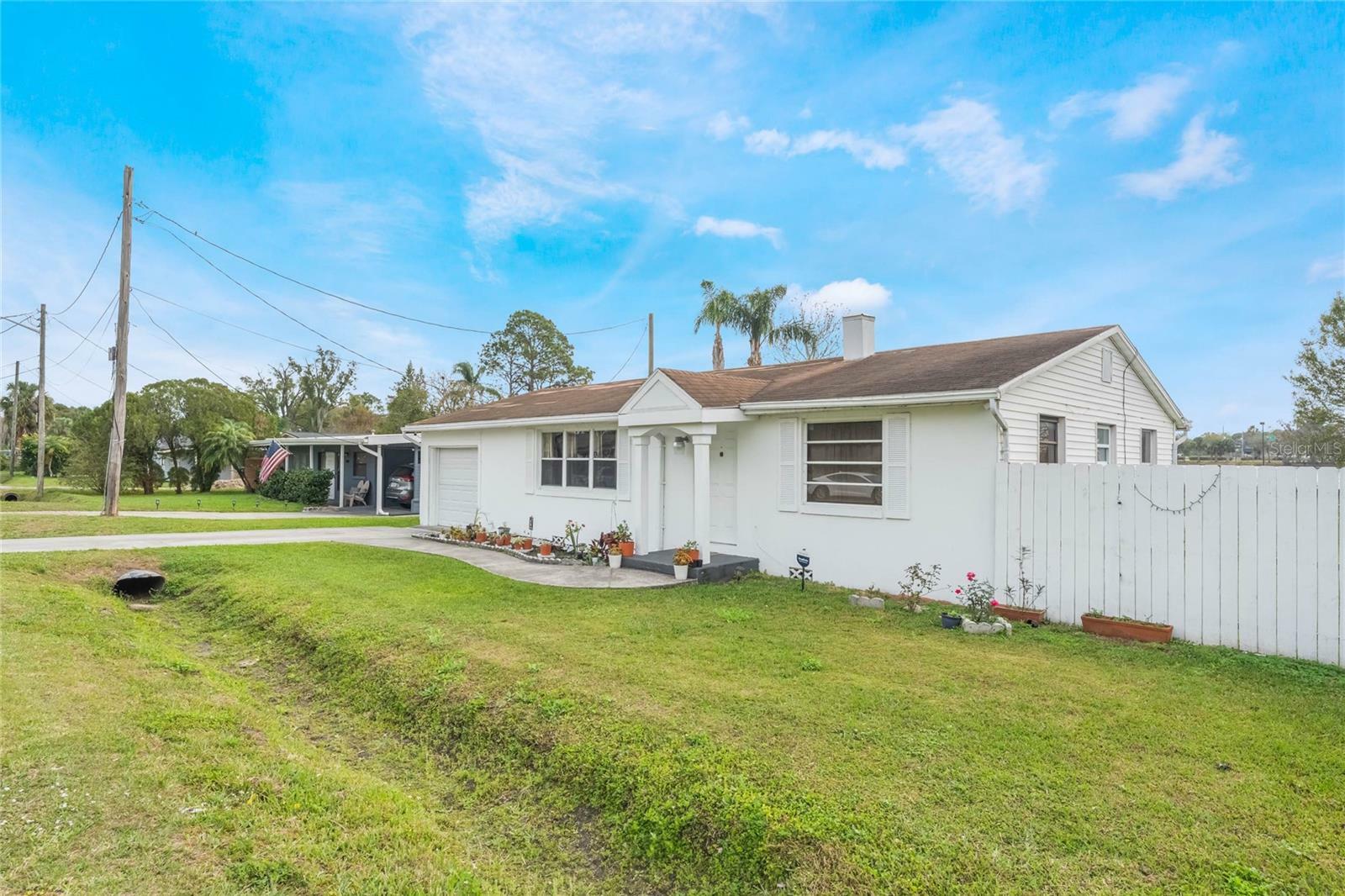 Property Photo:  5380 Barton Drive  FL 32807 