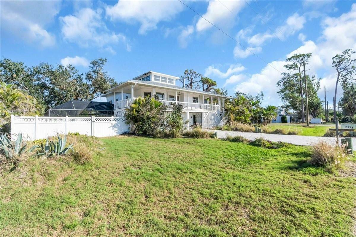Property Photo: 2371 Scenic Drive FL 34293