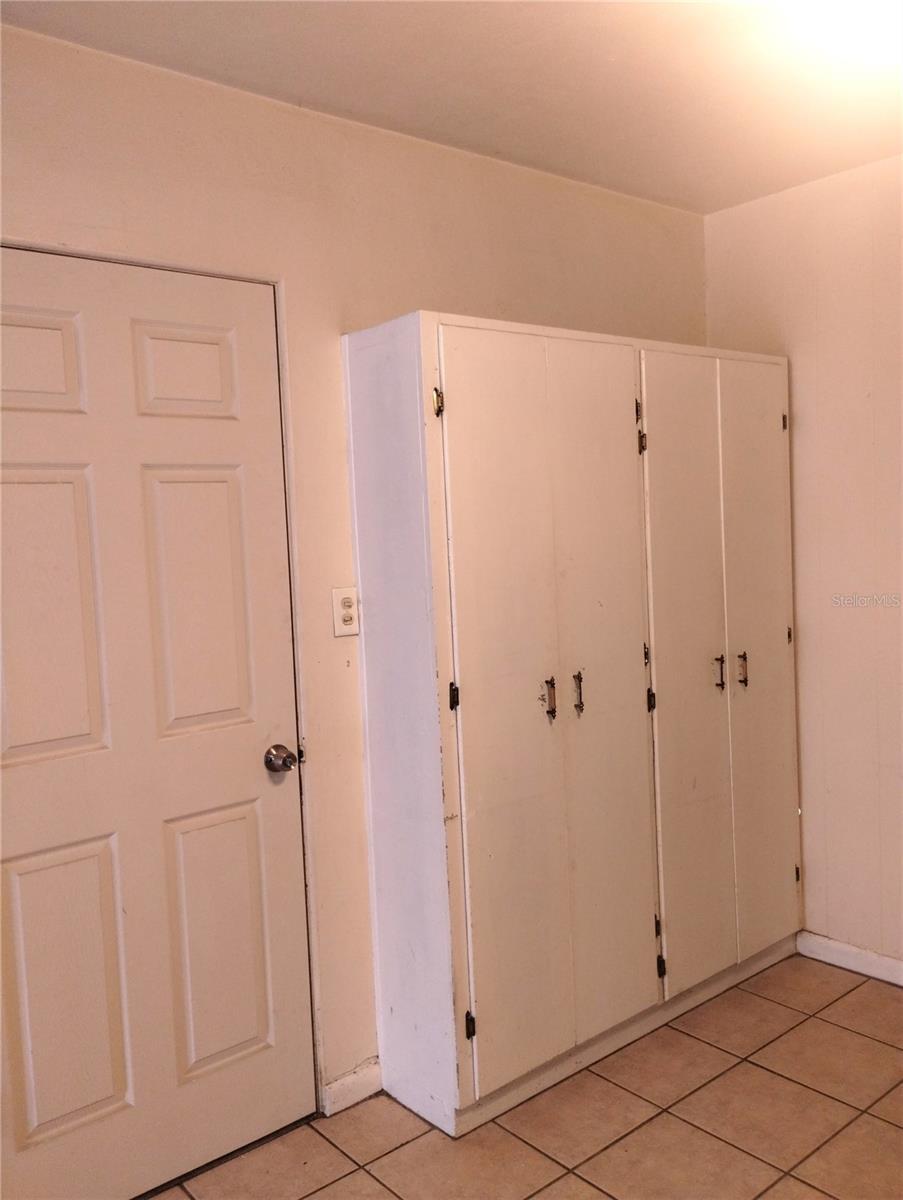 Property Photo:  820 28th Street NW  FL 33881 