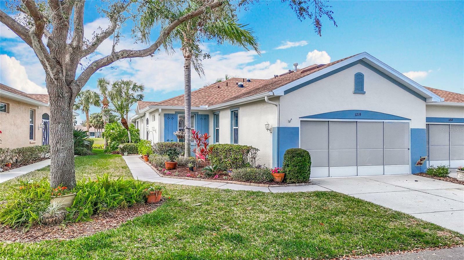 Property Photo:  1219 Huntington Greens Drive  FL 33573 