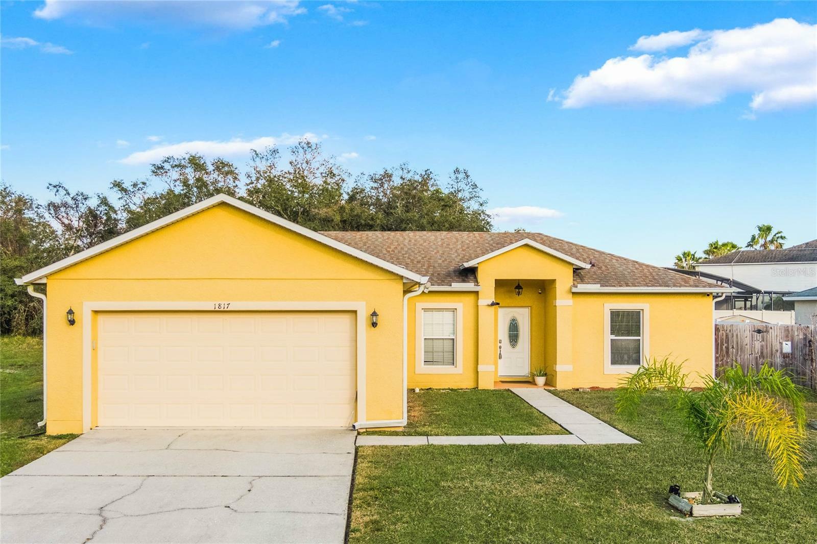 Property Photo:  1817 Manitoba Court  FL 34759 