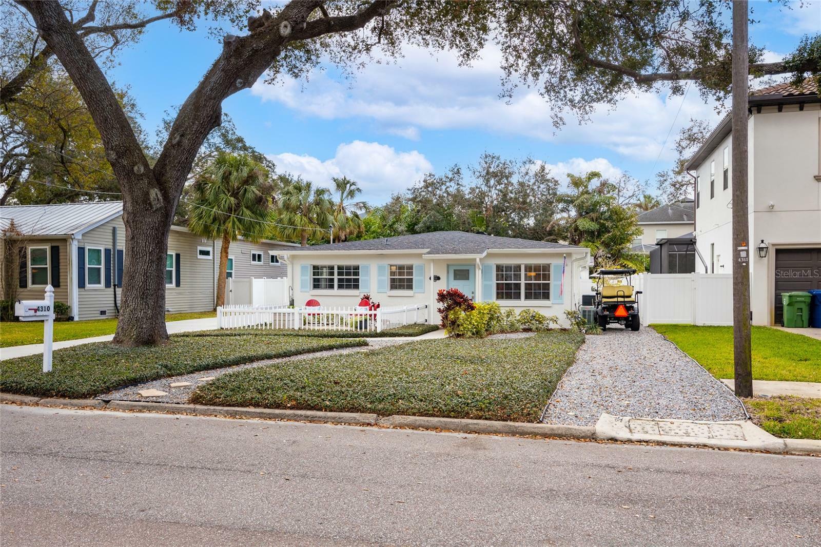 Property Photo: 4310 W San Luis Street FL 33629
