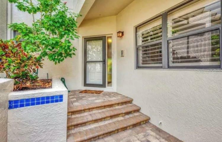 Property Photo:  1710 Starling Drive 102  FL 34231 