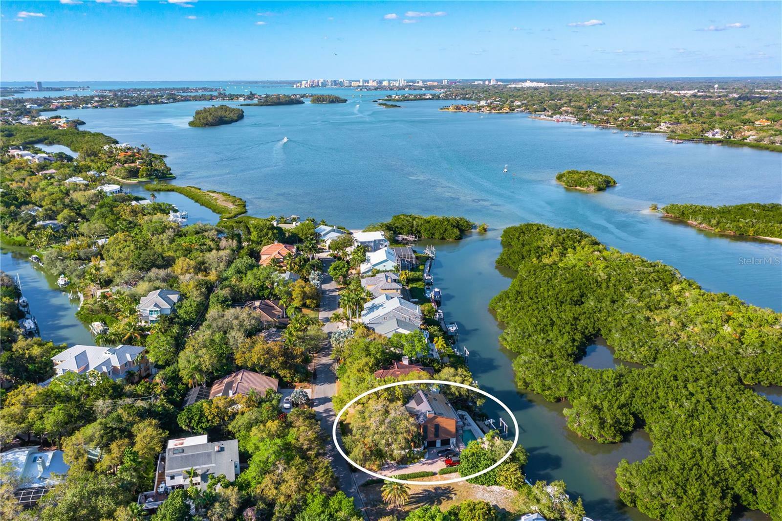 Property Photo:  5236 Siesta Cove Drive  FL 34242 