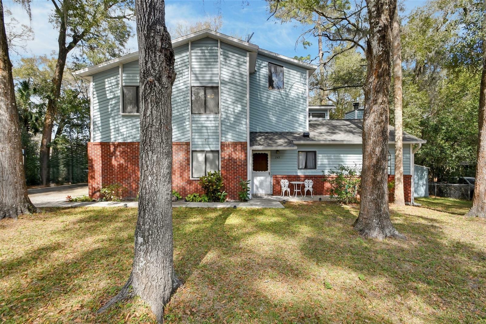 Property Photo:  749 E Wisconsin Avenue  FL 32763 