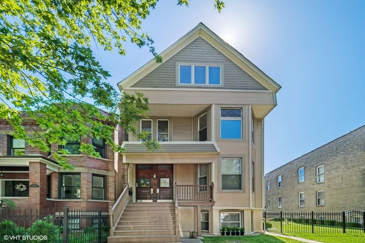 3623 N Janssen Avenue  Chicago IL 60613 photo