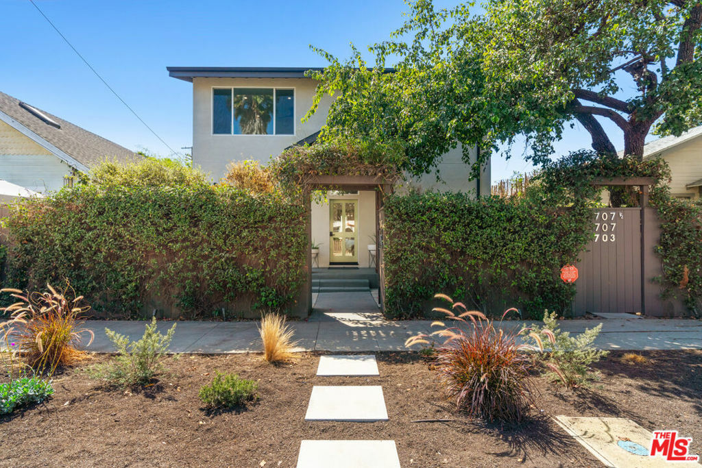 705 6th Avenue  Venice CA 90291 photo