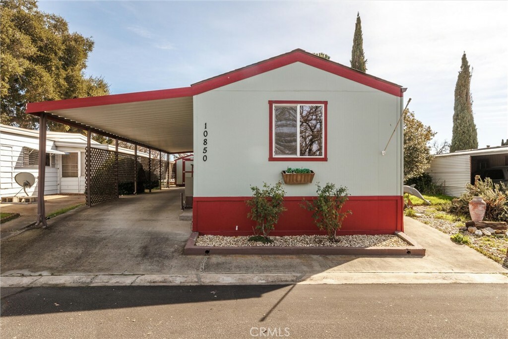 Property Photo:  10850 Los Pueblos  CA 93422 