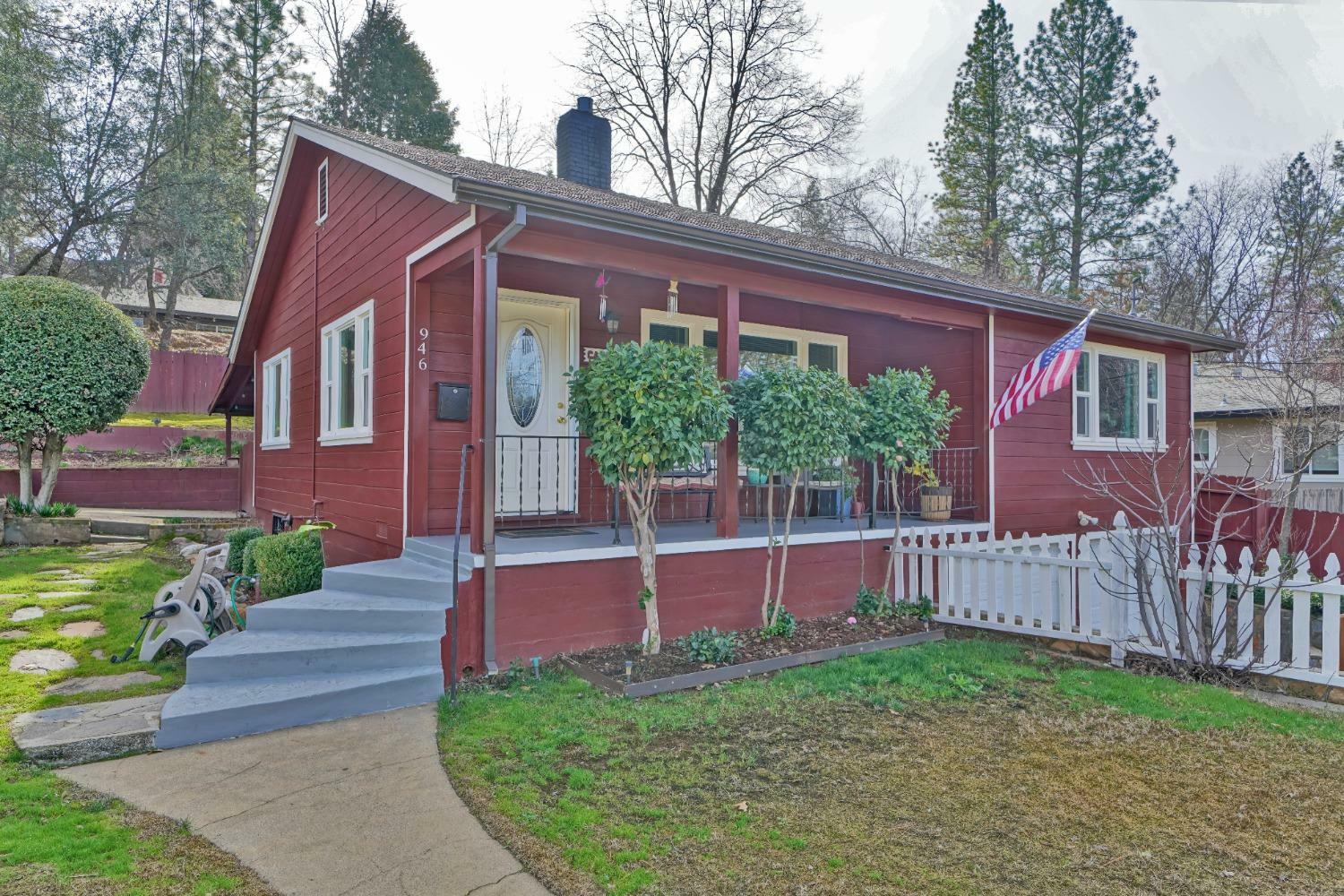 Property Photo:  946 Spring Street  CA 95667 