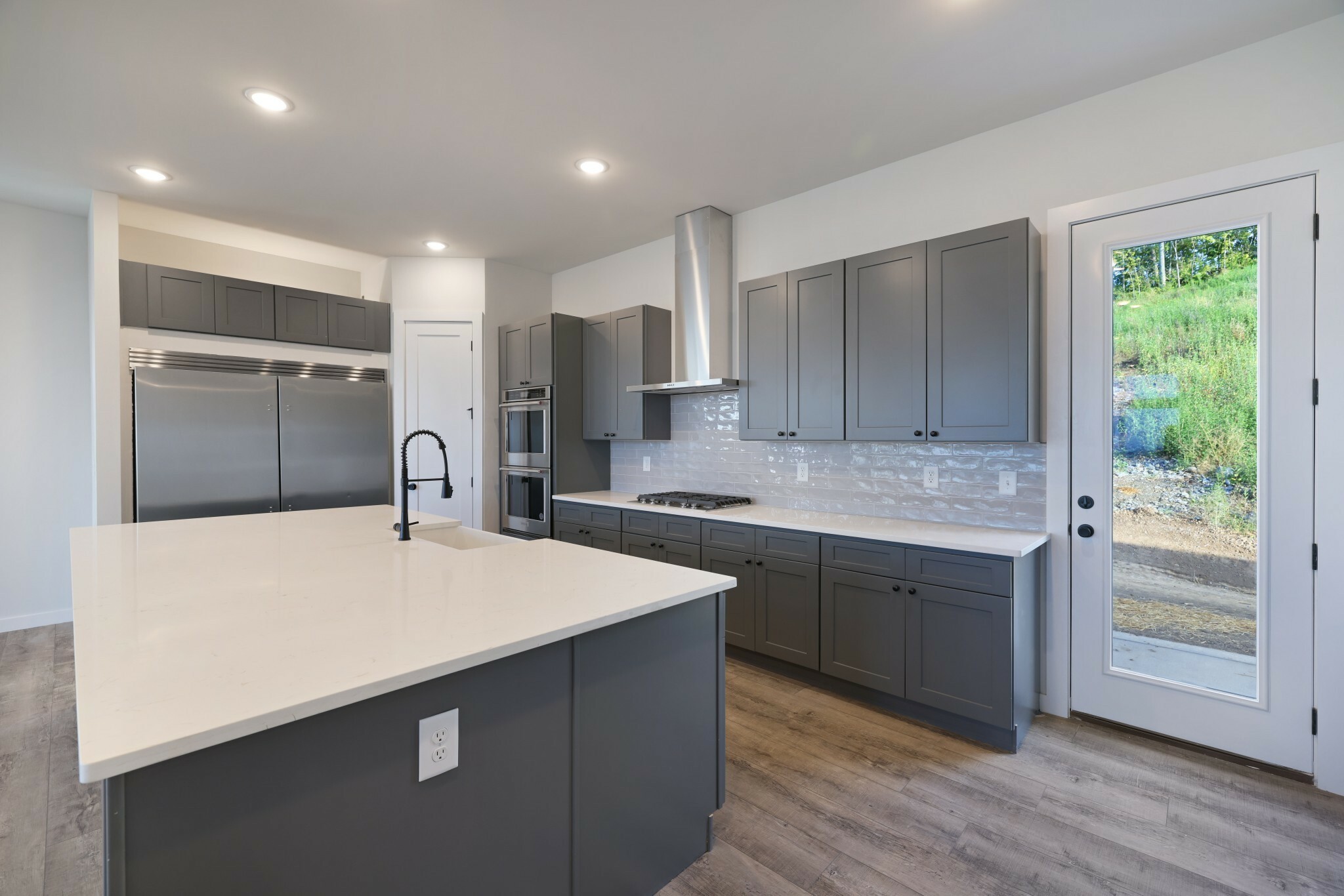 Property Photo: 1608 Boxwood Dr TN 37211