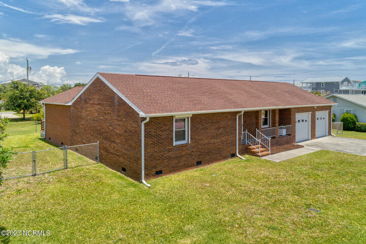 Property Photo:  116 Myrtle Avenue  NC 28449 