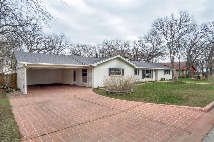 Property Photo: 502 Cedar Street TX 76067