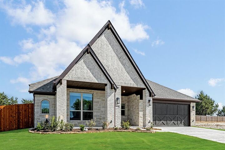 Property Photo: 3421 Nightingale Lane TX 76065