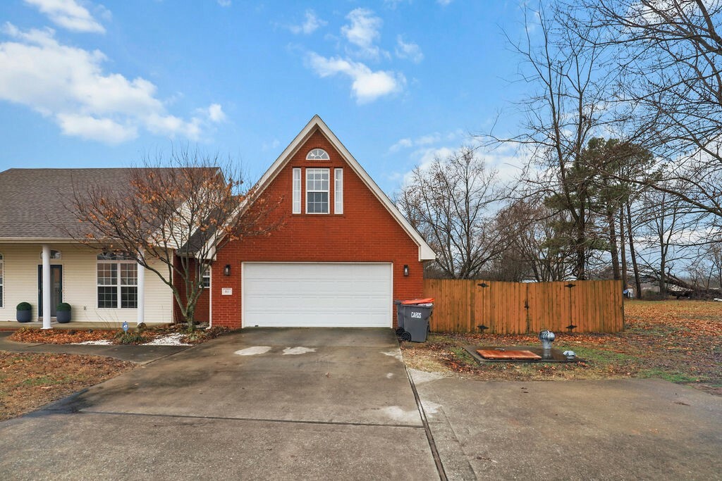 Property Photo:  911 Lowell Avenue  AR 72718 