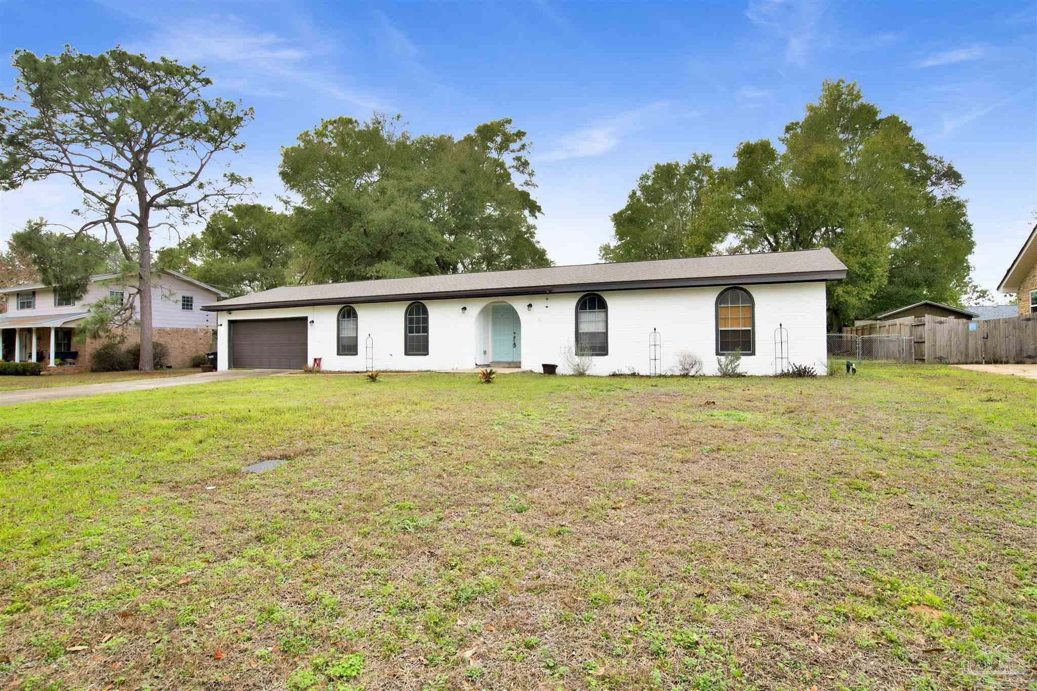 Property Photo:  3840 Collingswood Rd  FL 32514 