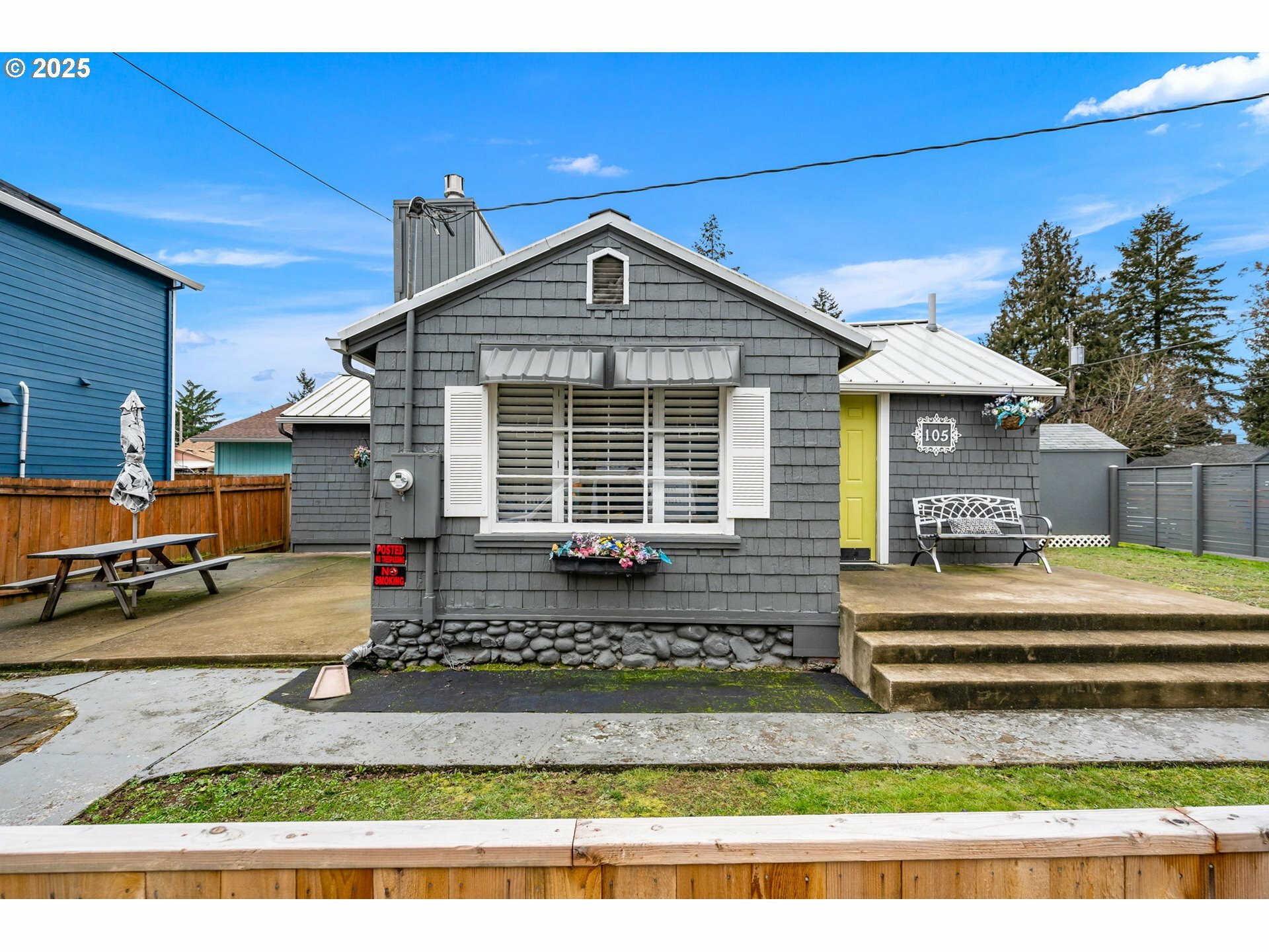 Property Photo:  105 SE 119th Ave  OR 97216 