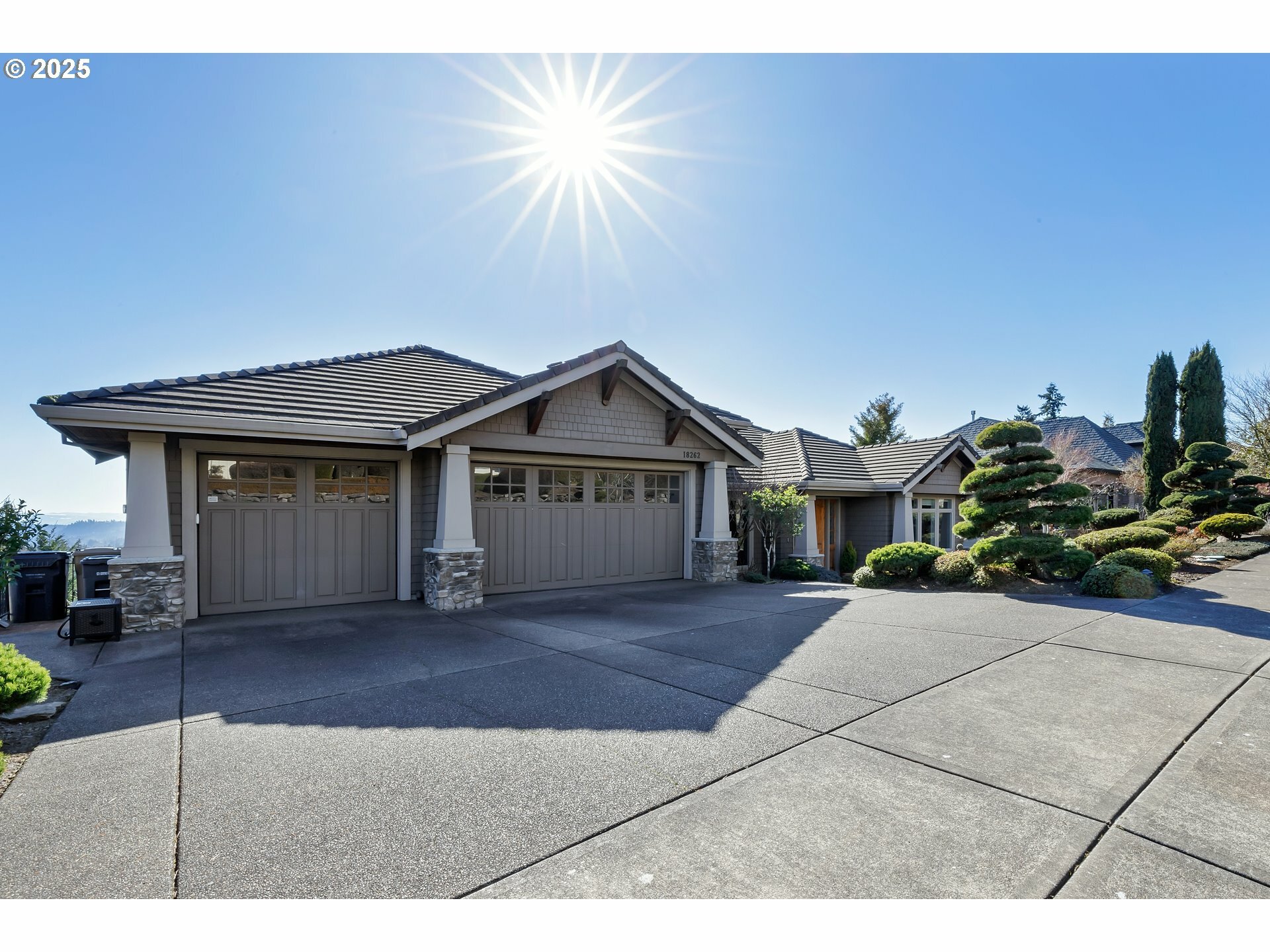 Property Photo: 18262 Meadowlark Ln OR 97034