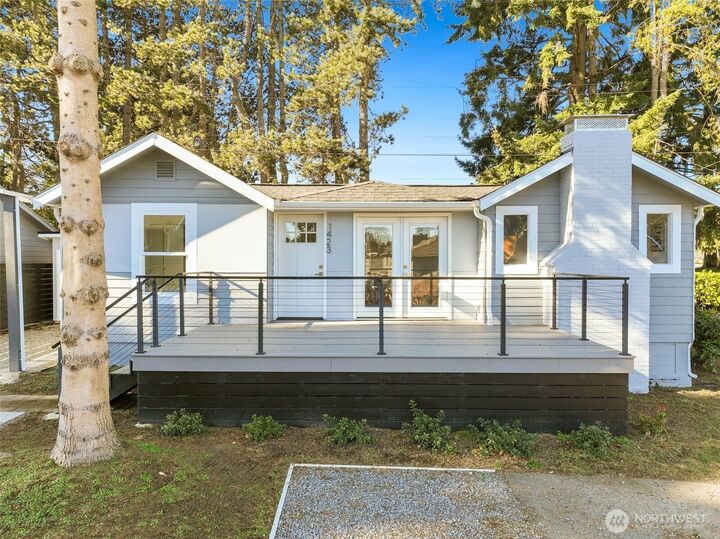 Property Photo: 1423 SW 158th Street 1 WA 98166