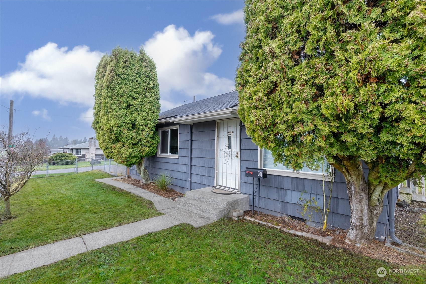 Property Photo:  701 E 56th Street  WA 98404 