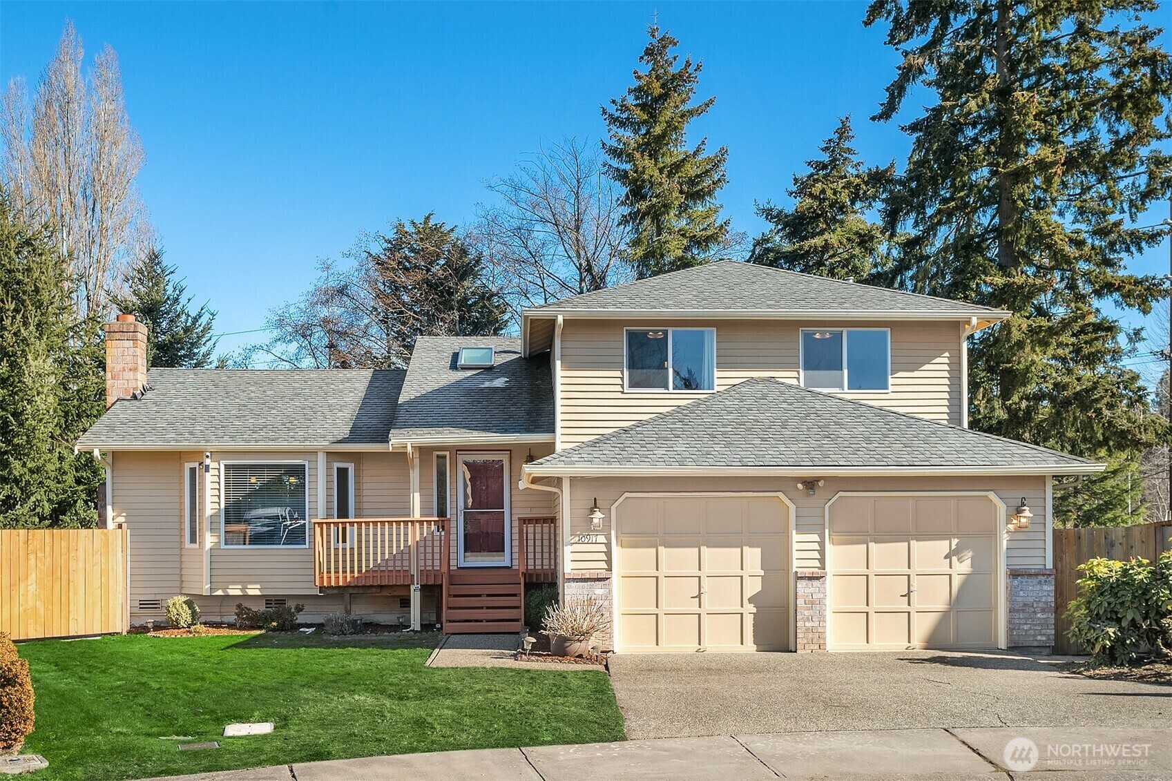 Property Photo:  10917  53rd Avenue W  WA 98275 