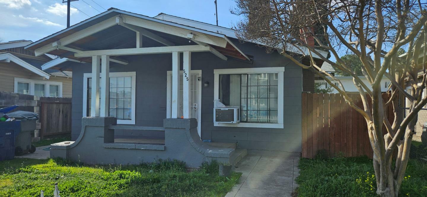 Property Photo:  525 North Farris Avenue  CA 93728 