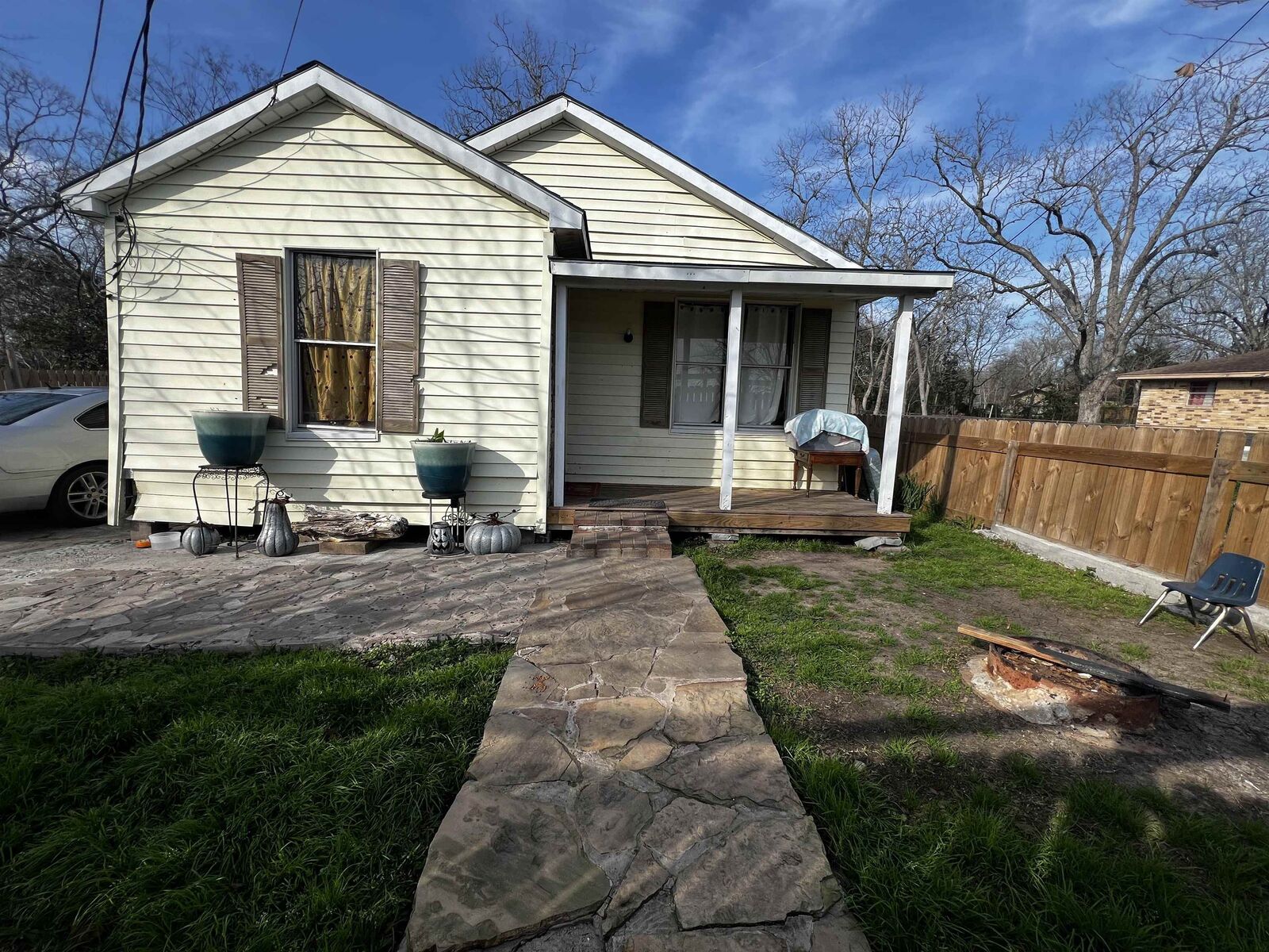 Property Photo:  3330 Glenwood St  TX 77705 