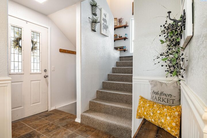 Property Photo:  90 White Dr.  WA 99323 