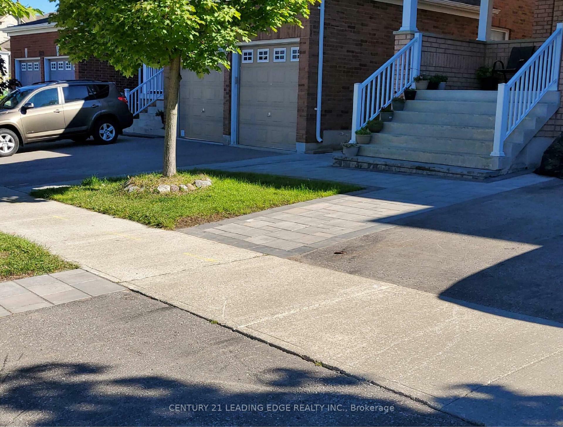 1821 Finkle Dr  Oshawa ON L1K 0H2 photo