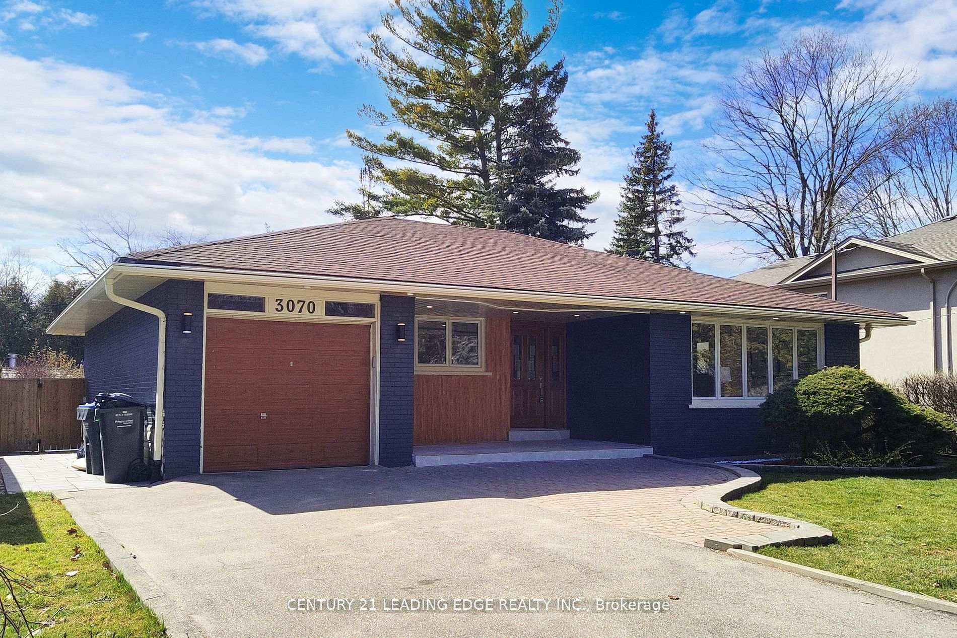Photo de la propriété: 3070 O'Hagan Drive ON L5C 2C5