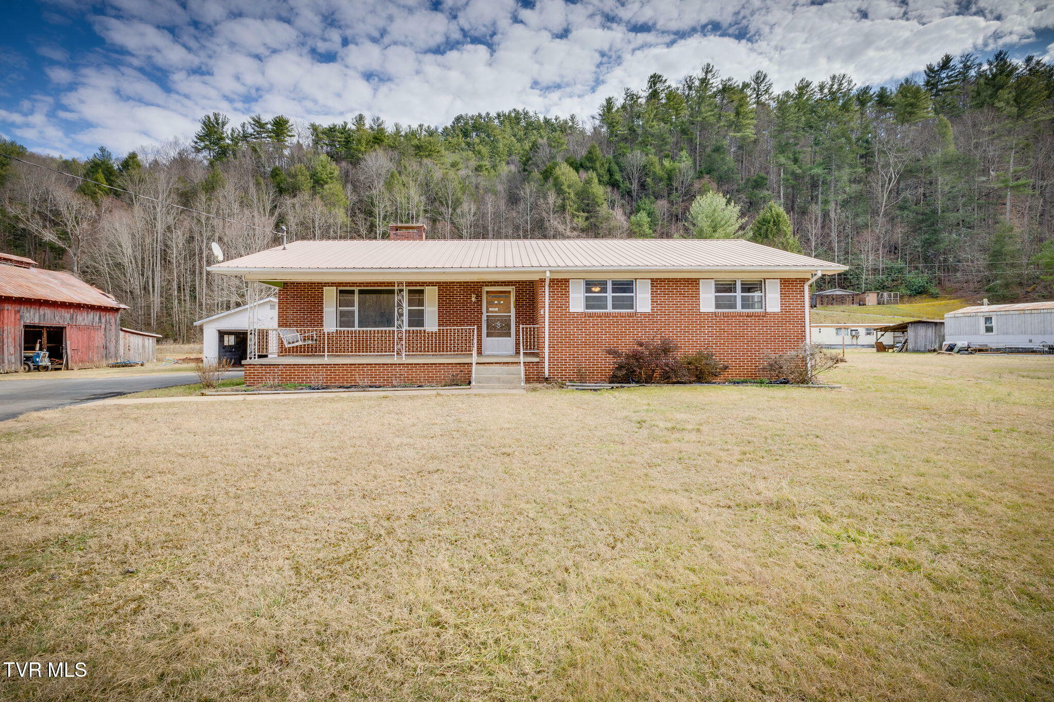 Property Photo:  2915 Temple Hill Road  TN 37650 