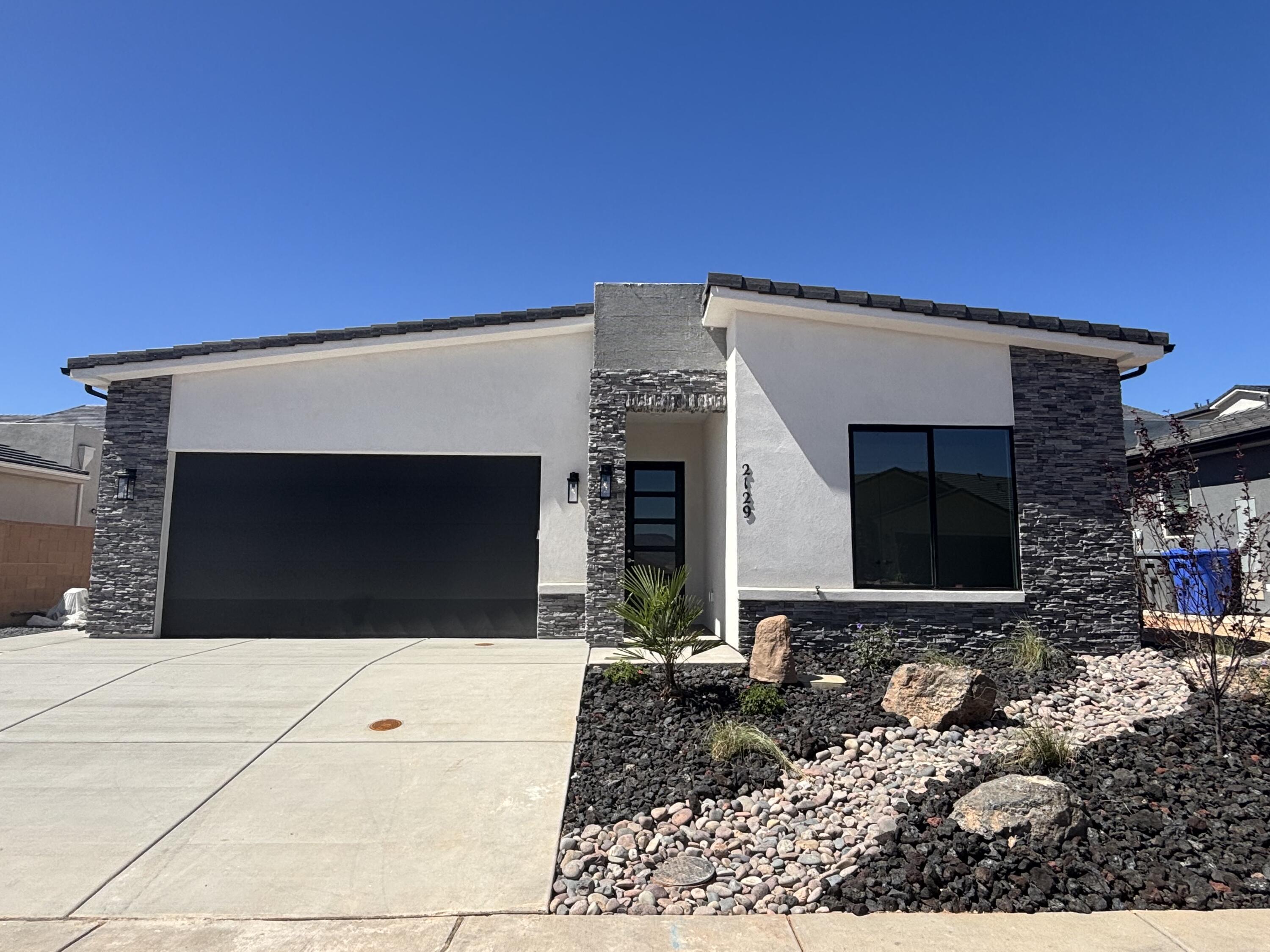 Property Photo:  2129 W 320 S  UT 84737 