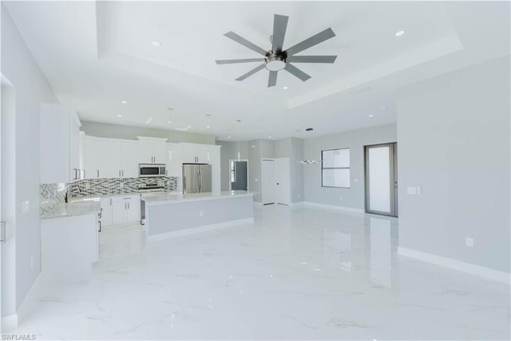 Property Photo: 3107 34th St SW FL 33976