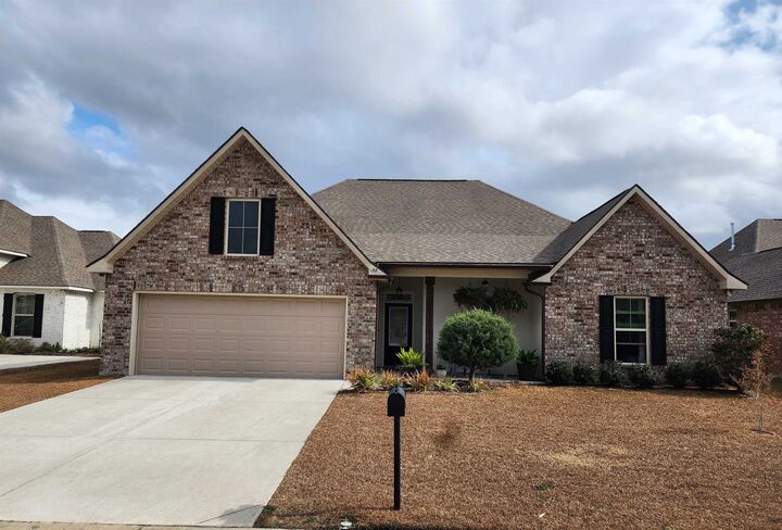 138 Kings Wood Avenue  Thibodaux LA 70301 photo