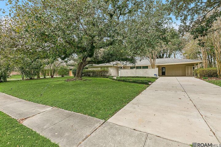 Property Photo: 3920 Drusilla Dr LA 70809