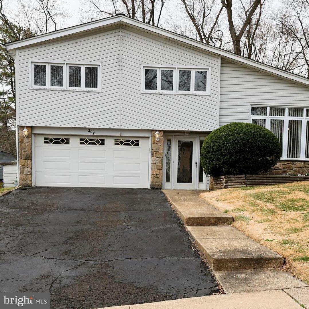 Property Photo: 209 Red Barn Road PA 19090