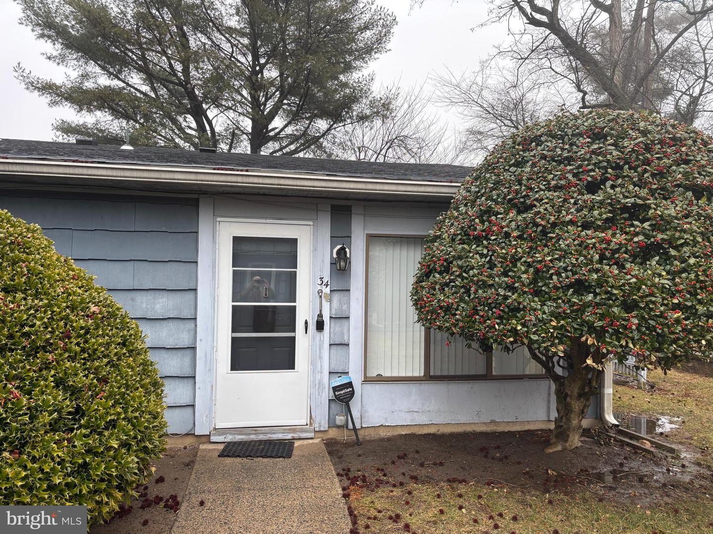 Property Photo:  34 Birchwood Court  NJ 08066 