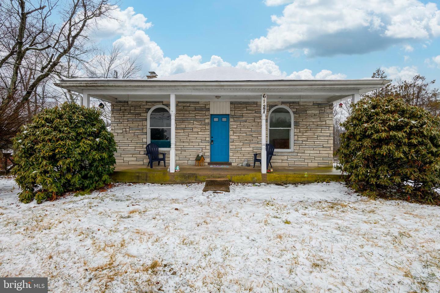 Property Photo:  612 Piketown Road  PA 17112 