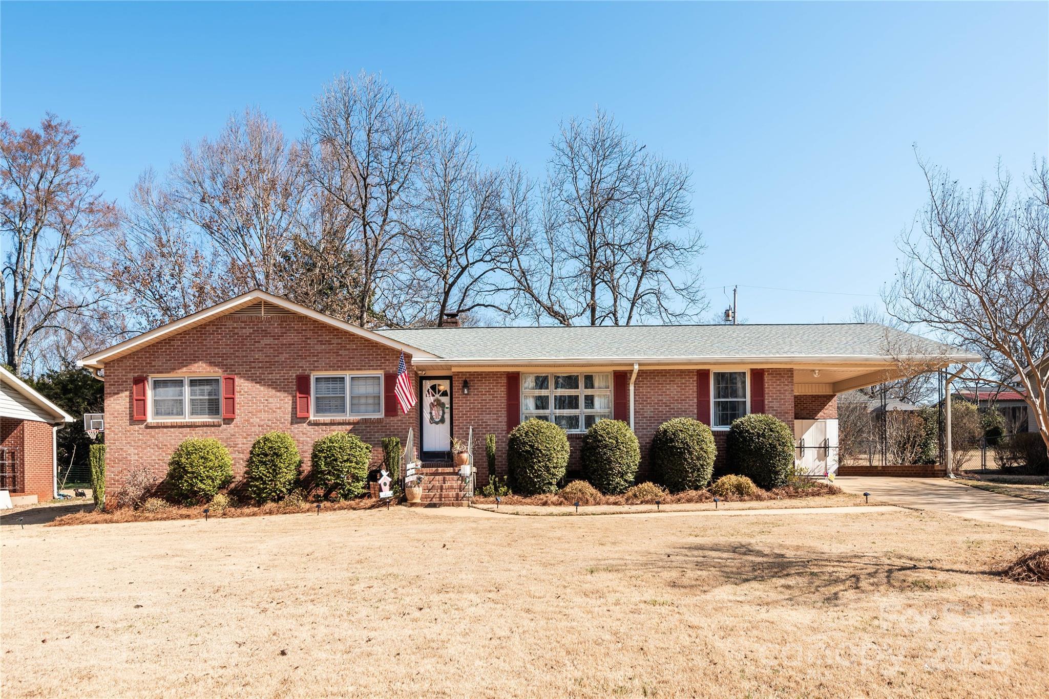 Property Photo: 662 University Drive SC 29730