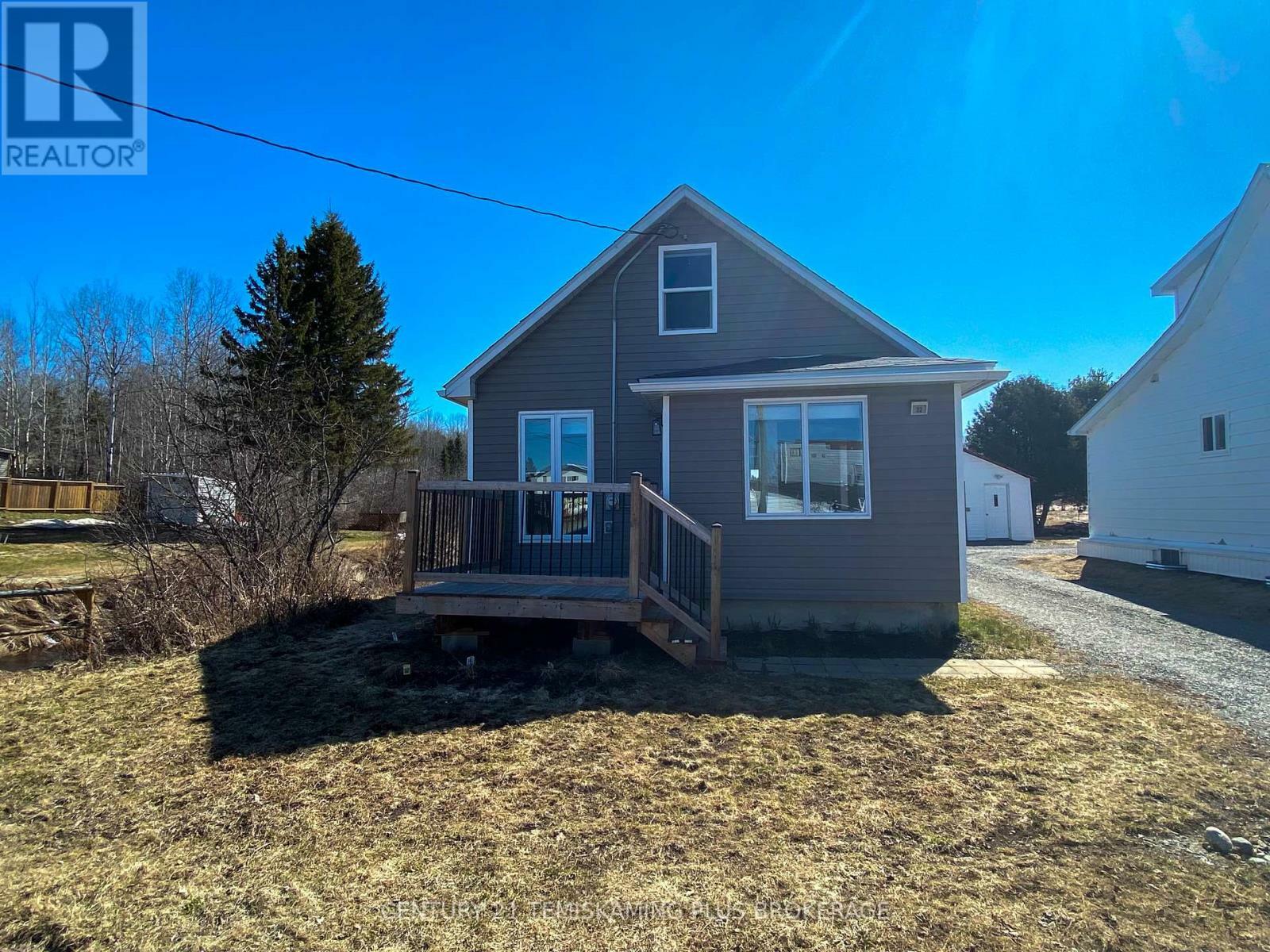 Property Photo: 32 Earl Street ON P2N 2X7