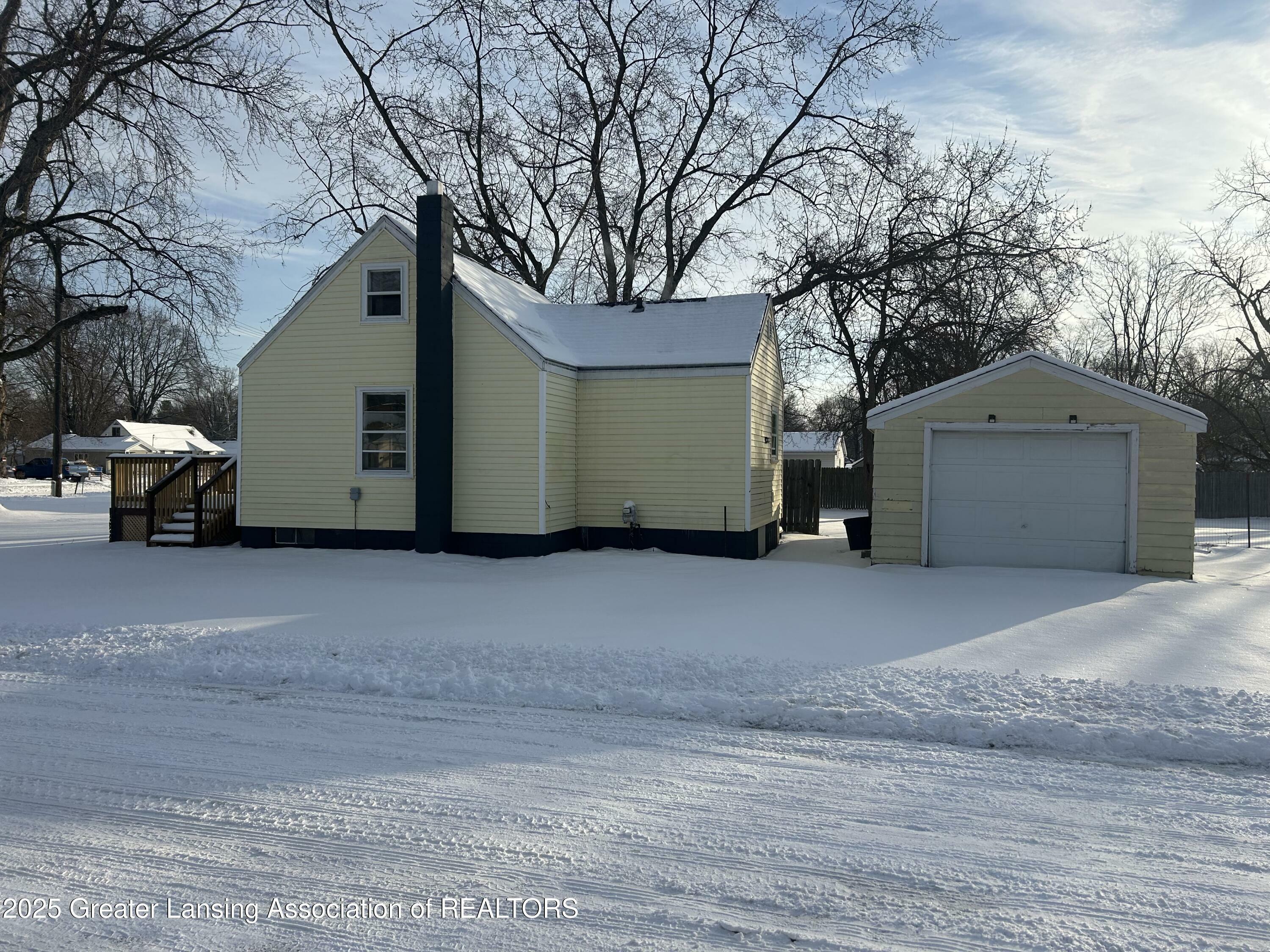 Property Photo:  1941 Reo Road  MI 48910 