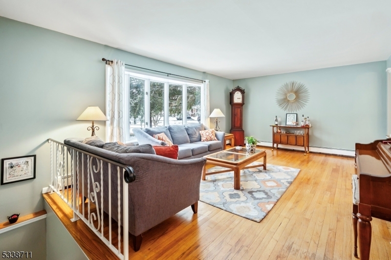 Property Photo:  1 Baldwin Ct  NJ 07016 