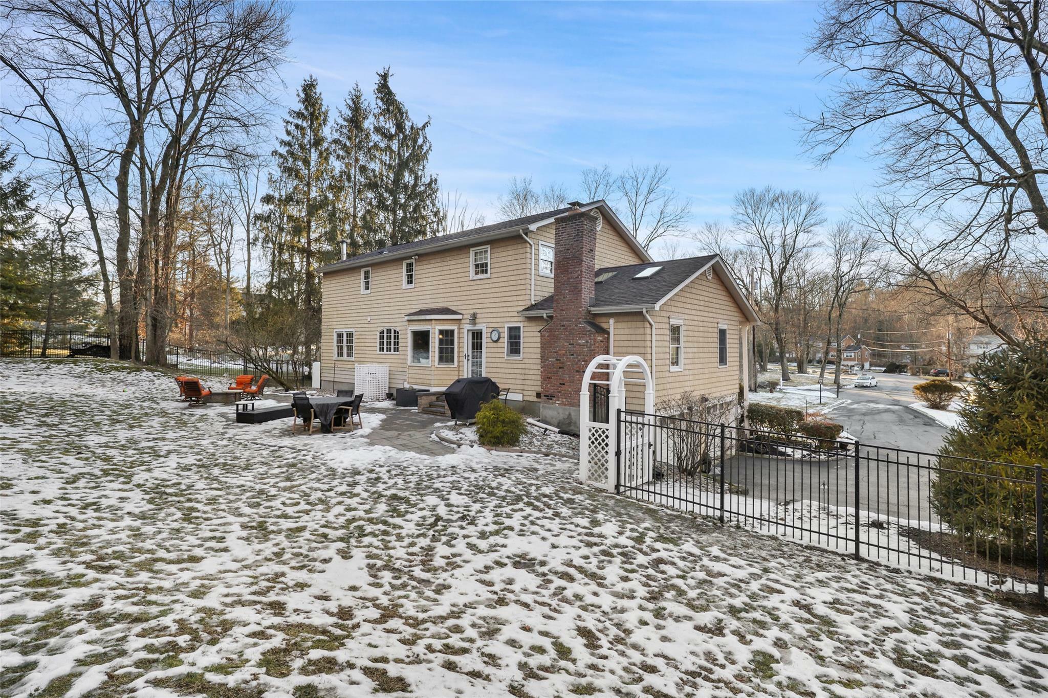 Property Photo:  2196 Pondfield Court  NY 10598 