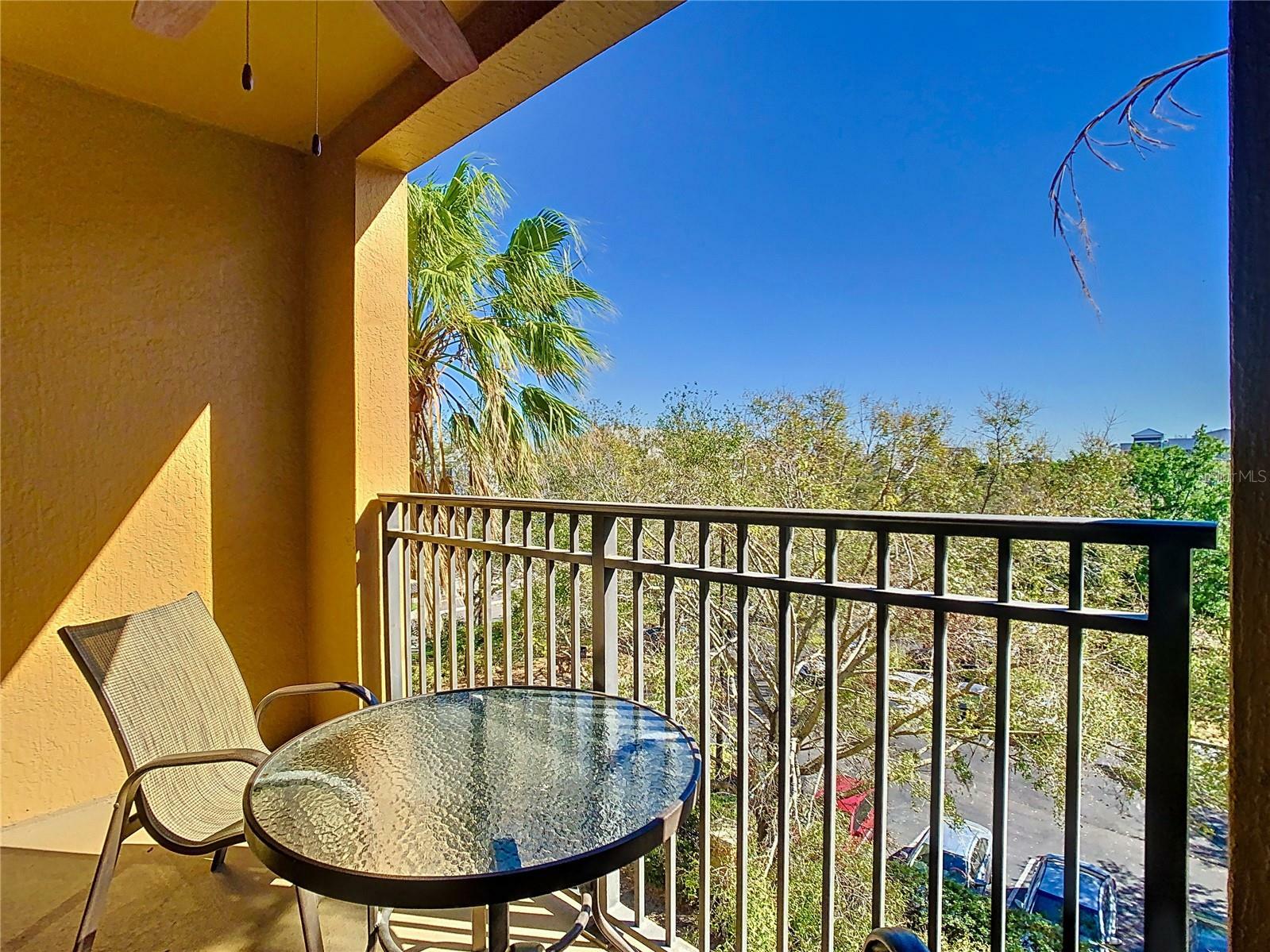 Property Photo:  12521 Floridays Resort Drive 401F  FL 32821 