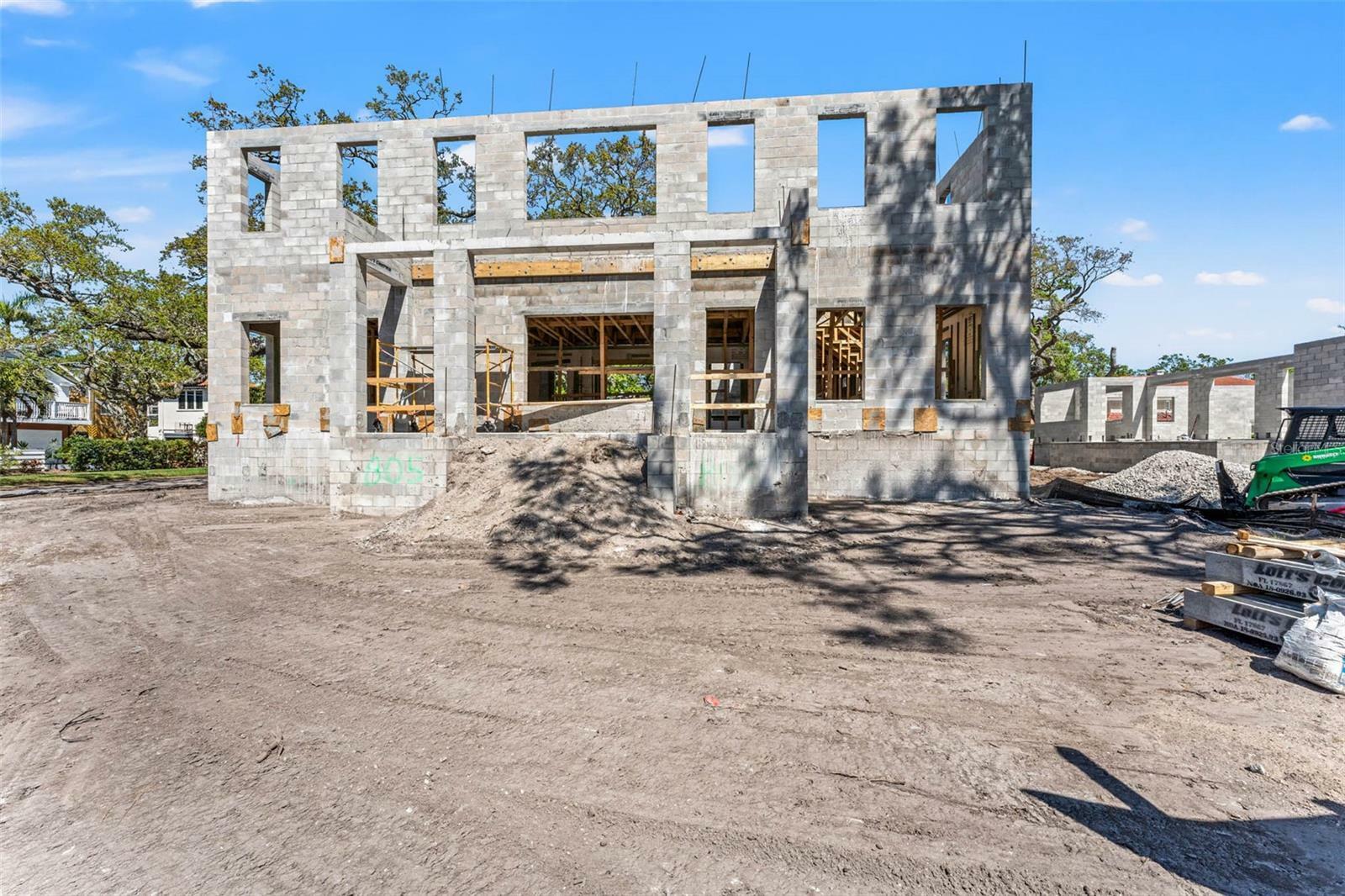Property Photo: 805 17th Avenue NE FL 33704