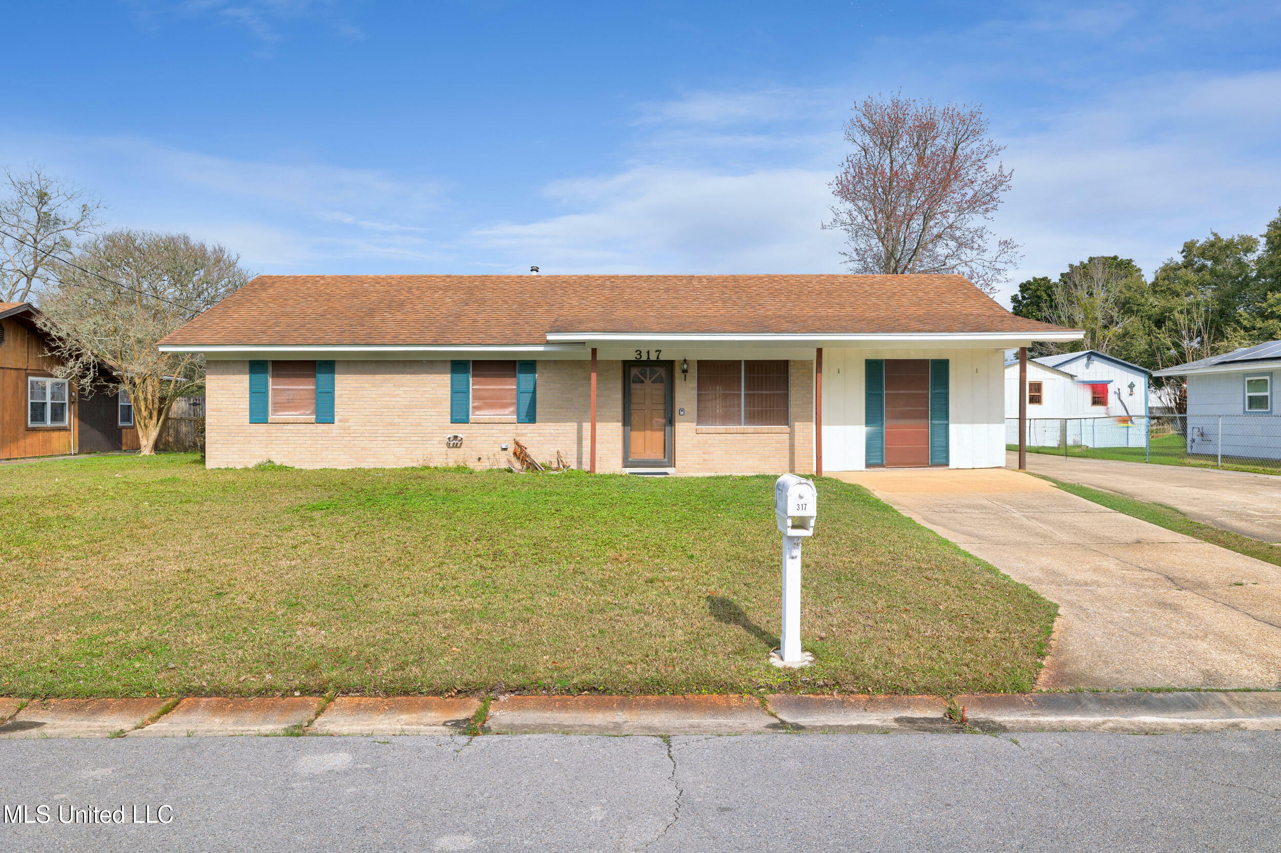 Property Photo:  317 Meadow Wood Circle  MS 39560 