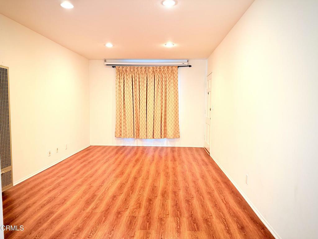 Property Photo:  2 E Newman Avenue #4  CA 91006 