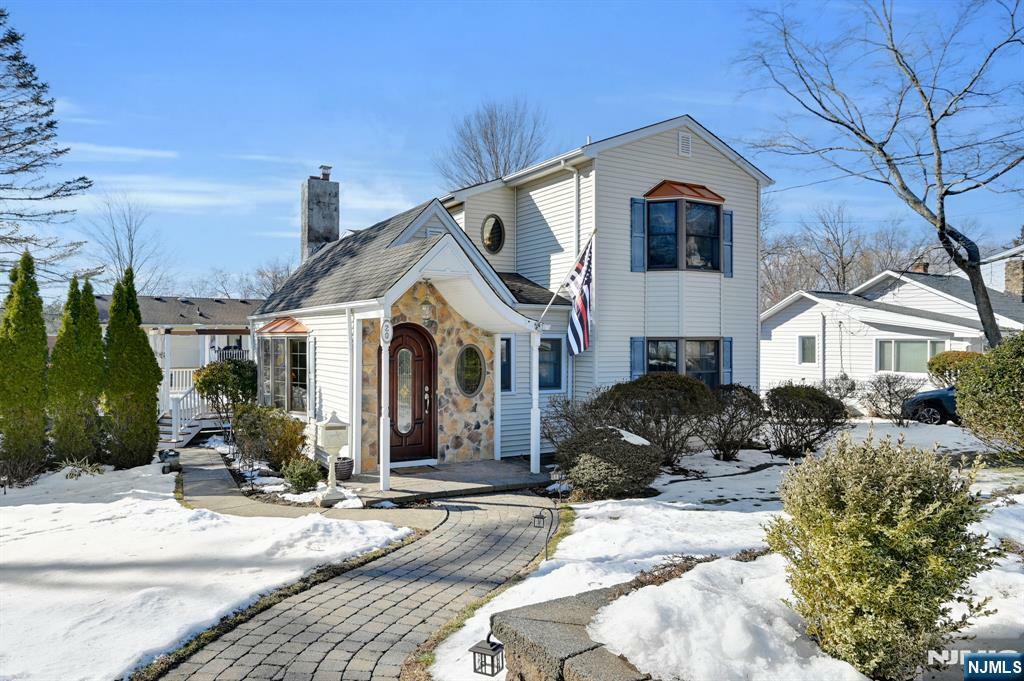 Property Photo:  20 Waverly Place  NJ 07645 