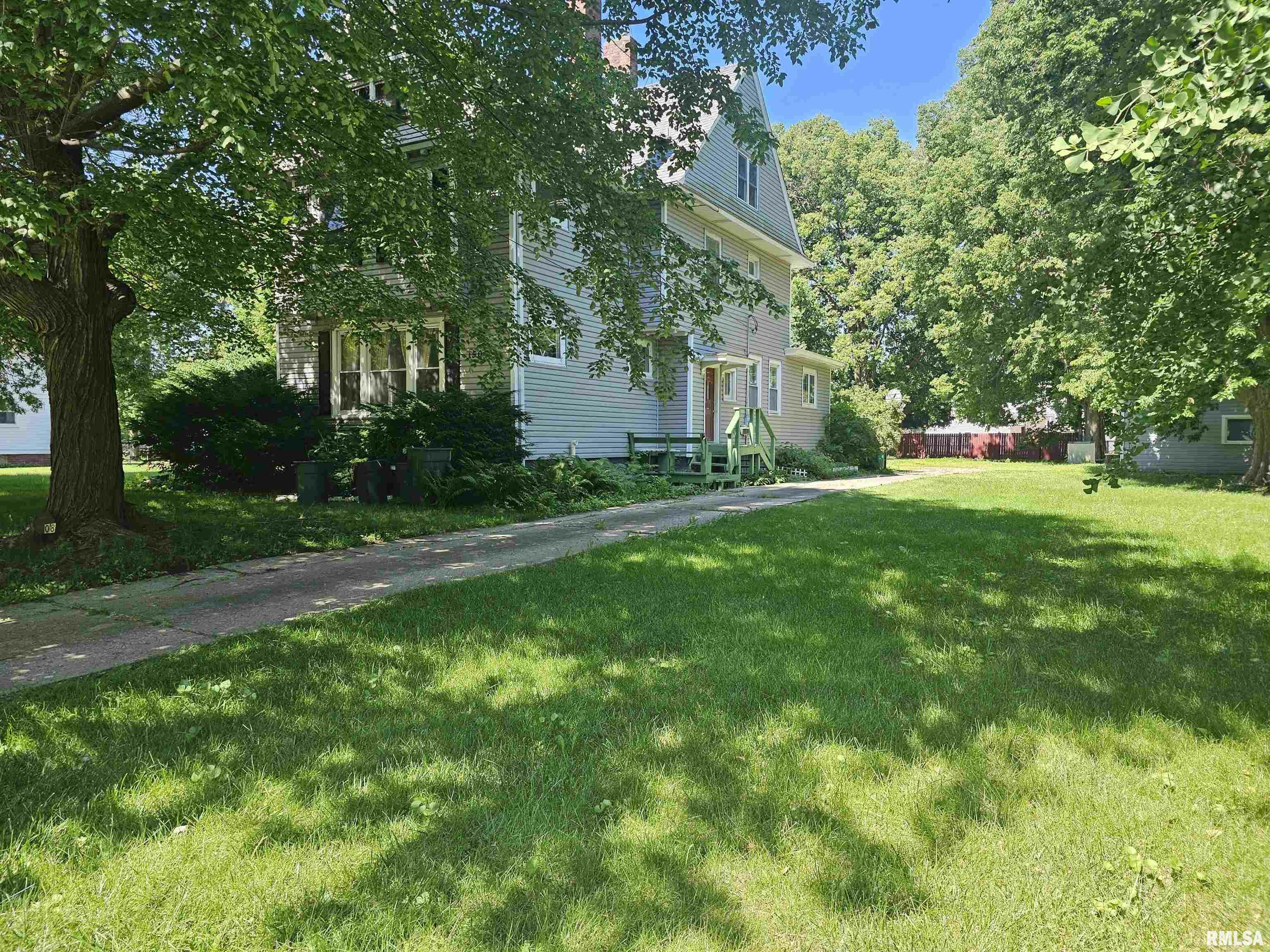 Property Photo:  1508 N Cherry Street  IL 61401 