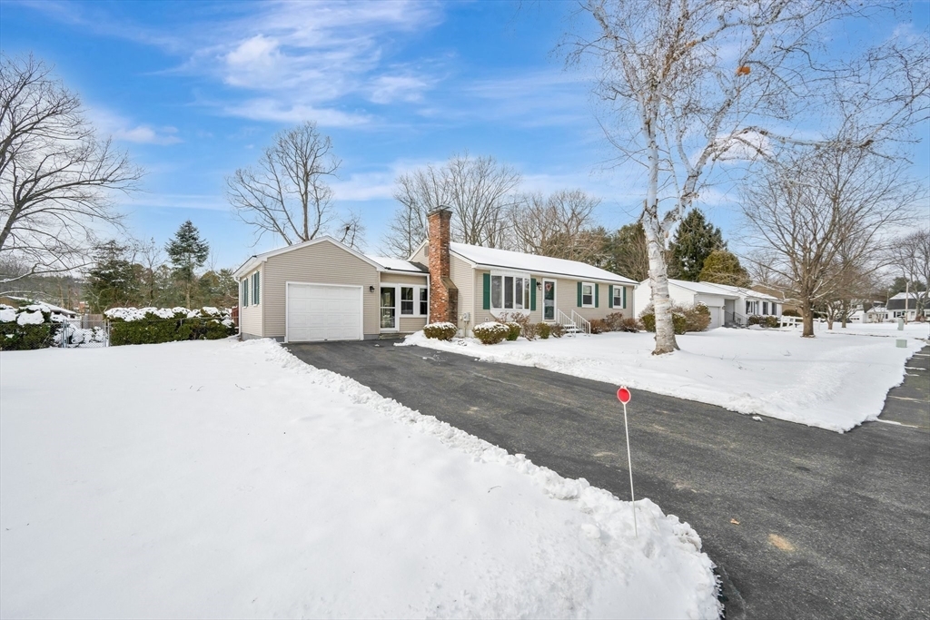 Property Photo: 65 Fernwood Dr MA 01001