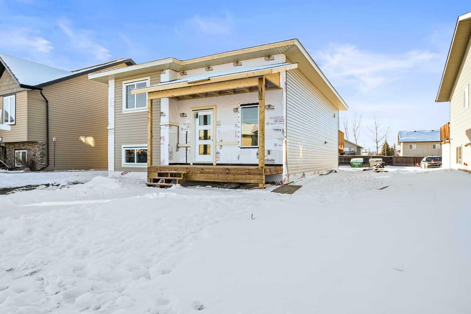 Property Photo:  14 Mackenzie Crescent  AB T4L 0B2 